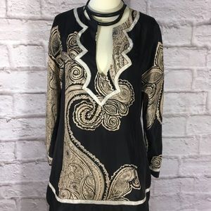 BCBGMaxazria Small Black/cream paisley tunic top.